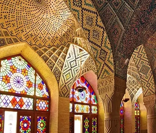 پاورپوینت هویت در معماری از سنت های ایرانی تا نوآوری های مدرن