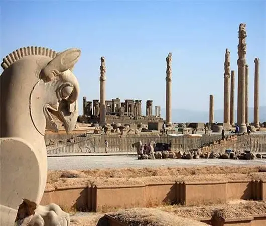 مقاله سبک معماری دوران هخامنشی و ویژگی های خاص آن