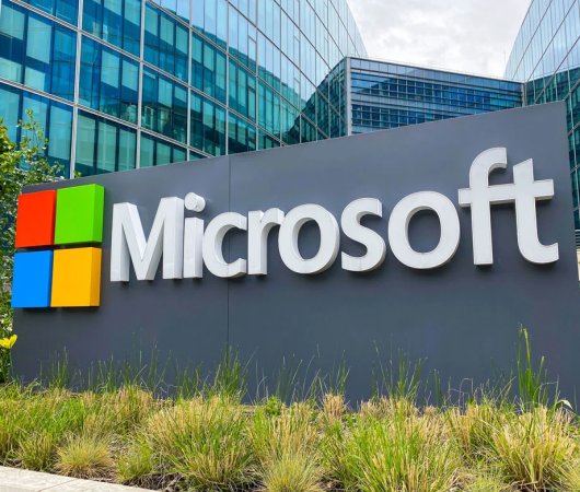 استراتژی بازاریابی شرکت مایکروسافت همراه با ترجمه فارسی